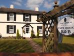 Dorking bed and breakfast, Denbies Farmhouse, England