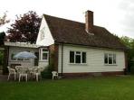 Kent rural holiday cottage near Plaxtol, England