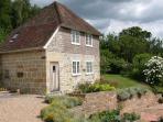 Traditional B&B cottage near Ardingly, England