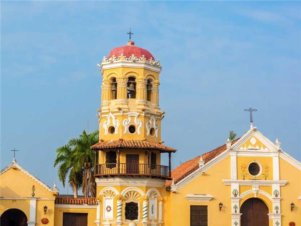Quito to Cartagena, Colombia overland truck tour. Helping Dreamers Do Quito to Cartagena, Colombia overland truck tour. Helping Dreamers Do