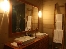 Ecuador rainforest ecolodge
