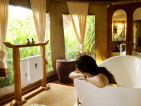 Maldives beach resort and spa, Banyan Tree Madivaru