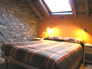 Eco lodge in Planes, France_bed