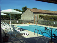 Poitou-Charentes holiday gites, pool