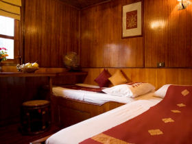 Mekong cruise in Laos