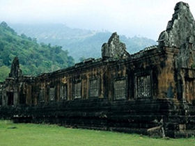 Laos tour, river and forest