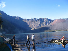 Climb Mount Rinjani, Indonesia