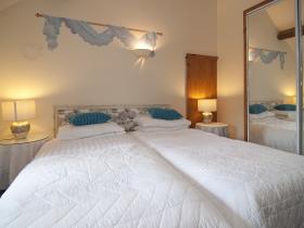 Twin Bedroom Apple Bough Cottage
