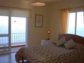 Master Bedroom Private balcony ensuite bathroom