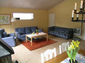Your light and comfortable lounge