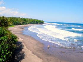 25 km wild beaches