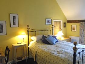 B&B accommodation for cyclists in the Surrey Hills, England