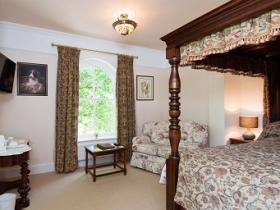 Godshill Park Farm BNB 4 poster