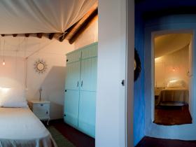 The view of two rooms, at L�d�o.