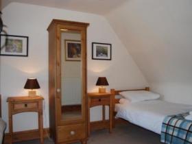 Willow Cottage (sleeps 4) - twin bedded room
