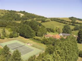 Mersley Farm - Set in a combe below the Downs