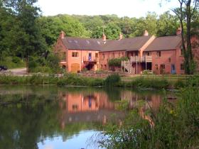 Peak District holiday cottages, sleeps up to 32, England