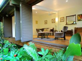 Lounge from garden