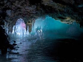 Lofthellir Ice-Cave - photo Kevin Poole