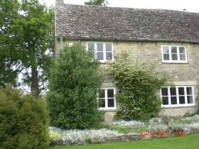 Cotswolds self catering stone cottage, England