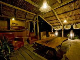 restaurant & bar