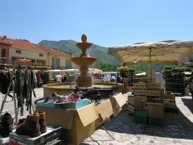 Roquebilliere market