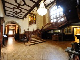 Manor Stairs