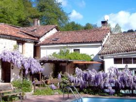 The Auberge and Piscine