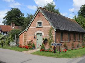 Chilterns self catering renovated cottage, England