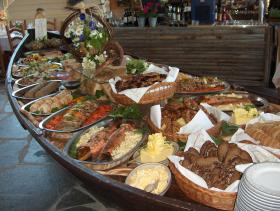 Traditional buffet