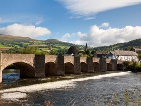 thirteen arch bridge at Crickhowell