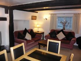 Wishing Well Lounge/Dining Room