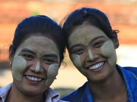 Young girls at Yangon