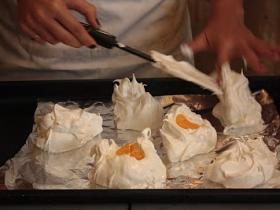 Rosewater meringues filled with amalou and mango! Show off status!