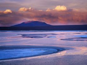 Southern Bolivia holiday, Salt Lakes, Lagunas & Volcanoes