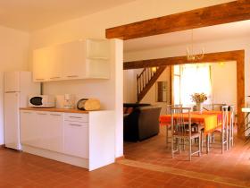 kitchen & lounge