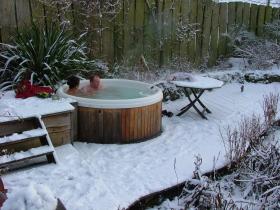 The hot tub in the snow