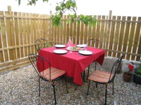 Dining Alfresco in blue skies & warm sunshine we enjoy in the Loire Valley