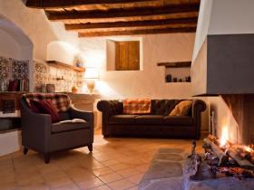 Living Room with fireplace