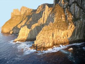 Tasman Island cruise in Tasmania