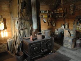 �ARRuss_Cape Royds hut