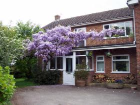 Devizes B&B for walkers & cyclists, Wiltshire, England