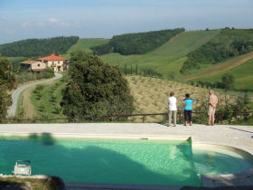 Tuscany tours, walking and wine tasting in Italy