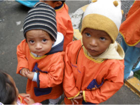 Volunteer with street children in Quito, Ecuador