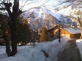 Family skiing holiday in Pyrenees