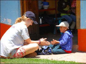 Volunteering with children in Peru
