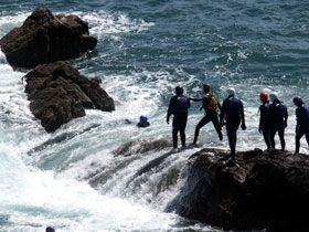 Coasteering weekend in Wales