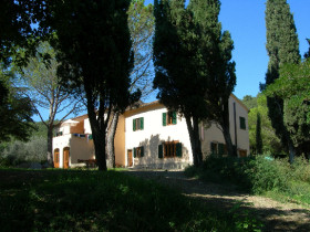 Walking in Arezzo province in Tuscany