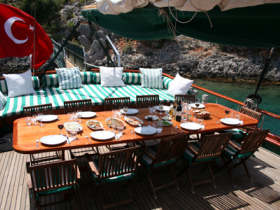 Family sailing cruise in Turkey