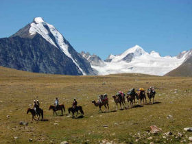 Eagle festival tour in Mongolia